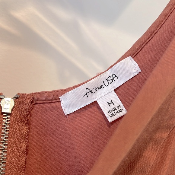 NWOT Pretty Salmon Color Mini Dress with Back Zip in Size Medium! - Picture 4 of 7